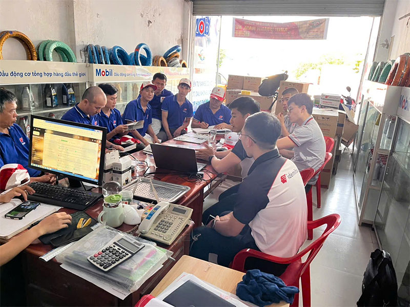Ph&aacute;t Triển Sản Phẩm Dầu Idemitsu Nhật Bản
